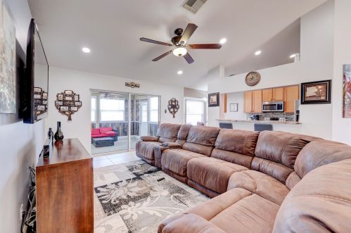 533 Cherryhill Rd, Fort Pierce FL  34953-6222 exterior