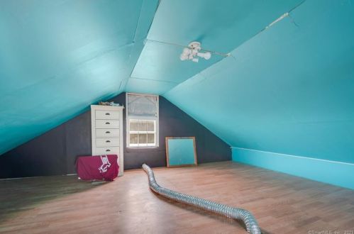 92 West St, Windsor Locks CT  06096-1813 exterior