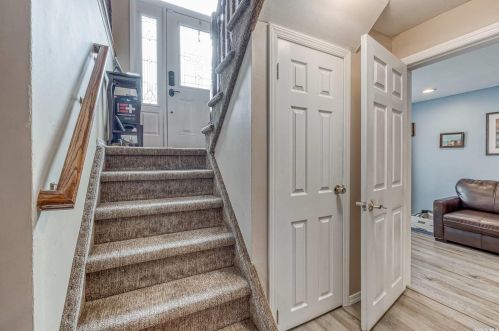 8 Linda Ln, Babylon NY exterior