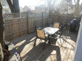 4956 Burt St, Omaha NE  68132-2465 exterior