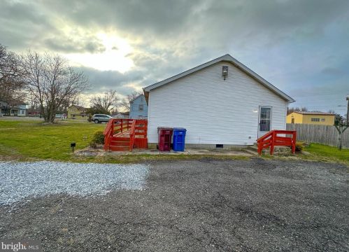 335 Bailey St, Pilesgrove NJ  08098-1012 exterior