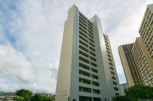 949 Ala Nanala St, Honolulu HI 96818-2952 exterior