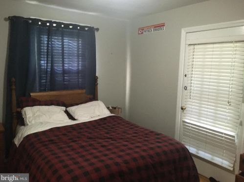 2811 Valley Dr, Alexandria VA  22302-2427 exterior