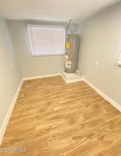 7015 Camelback Rd, Phoenix AZ  85033-1535 exterior