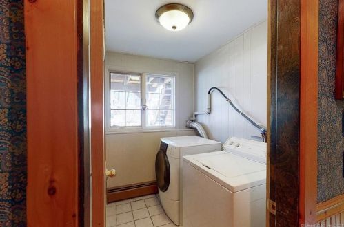 20 Woodward St, Killingly CT 06239-1642 exterior