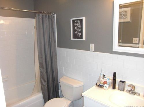 86 Boylston St, Meriden CT 06450-4737 exterior