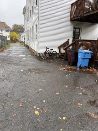 411 Ellis St, New Britain CT  06051-3623 exterior