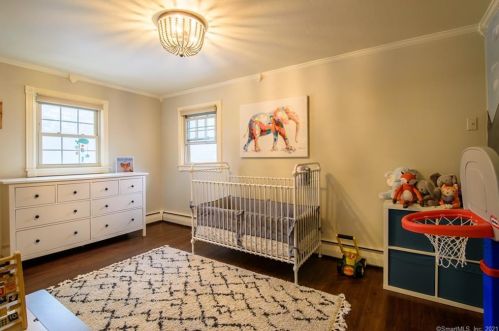 16 Seagrave St, Killingly CT 06239-4129 exterior