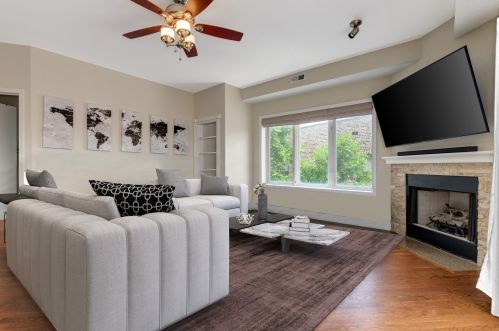 2158 Grand Ave, Chicago IL  60612-1571 exterior