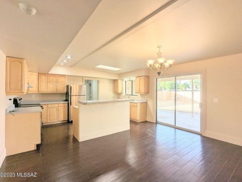 8341 25th St, Tucson AZ  85710-7207 exterior