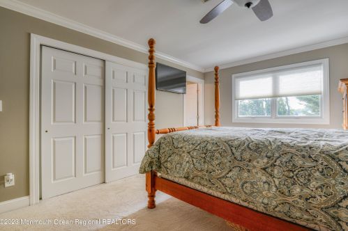 17 Carriage Dr, Middletown NJ 07748-3504 exterior