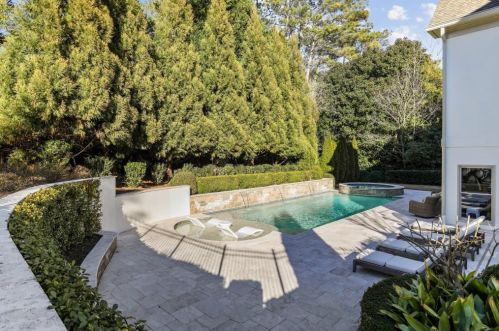 5625 Cross Gate Dr, Atlanta GA 30327-4815 exterior