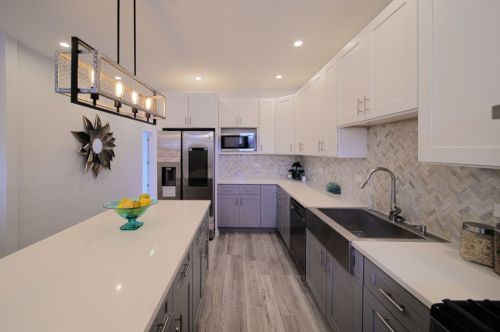 7251 Paxton Ave, Chicago IL  60649-2519 exterior