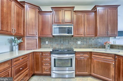 1110 Cord Dr, Hummelstown PA 17036-6815 exterior