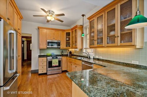 5321 Magnolia Ave, Chicago IL 60640-2205 exterior