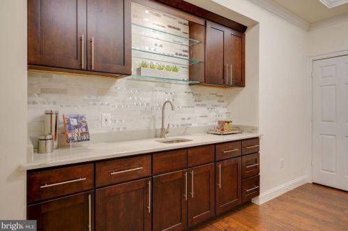 8505 Carlynn Dr, Bethesda MD 20817-4310 exterior