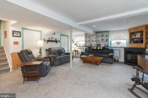 223 Canterbury Dr, Media PA 19086-6645 exterior