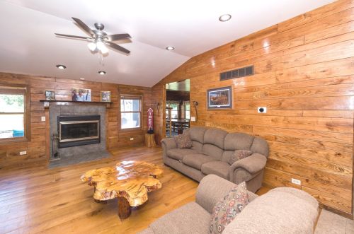 22116 Frontage Rd, Joliet IL 60431-9039 exterior