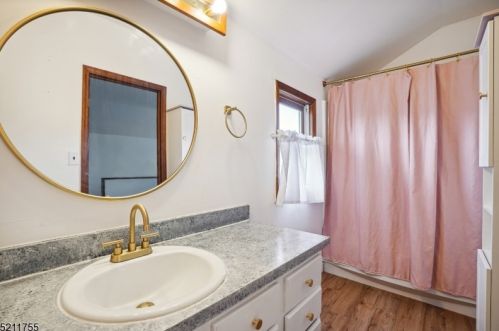 25 Princeton St, Maplewood NJ  07040-3527 exterior