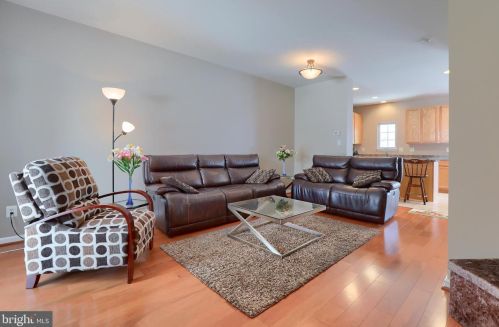 212 Kentshire Dr, Lancaster PA 17603-8851 exterior