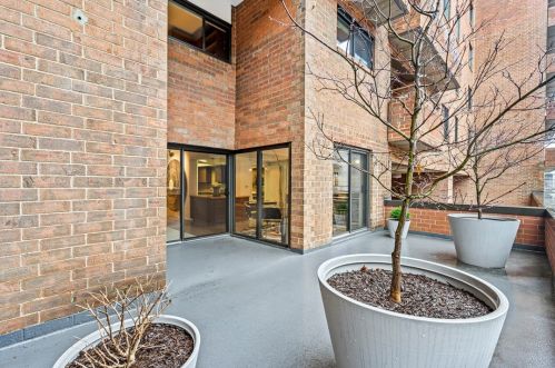 307 Dithridge St, Pittsburgh PA  15213-1434 exterior