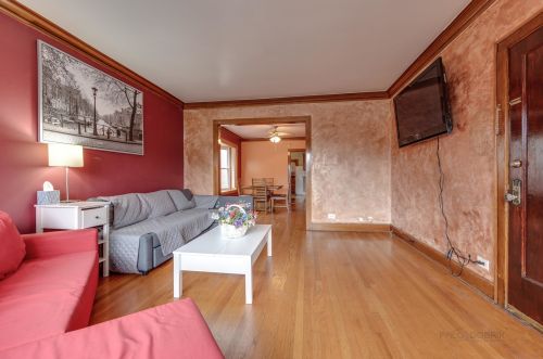 5117 Barry Ave, Chicago IL 60634-4966 exterior