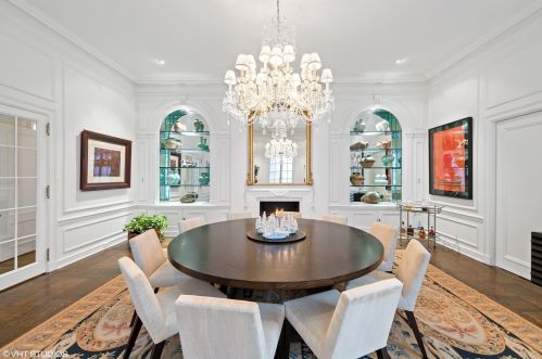 1521 State Pkwy, Chicago IL 60610-1613 exterior