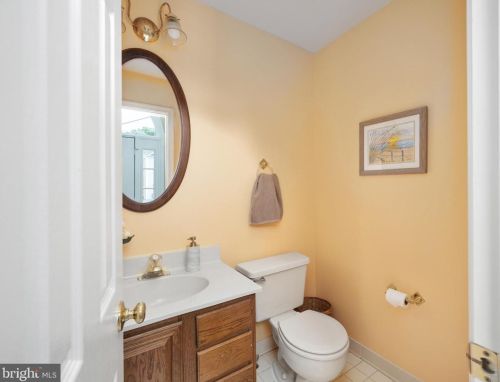 6133 Joust Ln, Alexandria VA 22315-4809 exterior