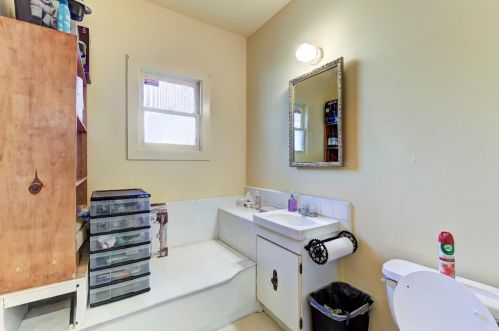 102 Natoma St, Folsom CA 95630-3011 exterior