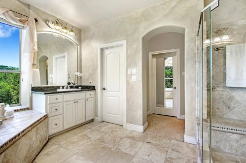 4316 Canoas Dr, Austin TX 78730-1446 exterior