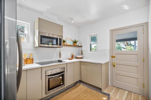 4344 Ludwick St, Pittsburgh PA 15217-3005 exterior