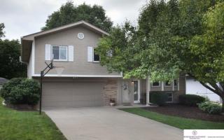1518 145th St, Omaha, NE 68154-1172
