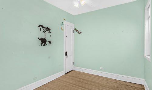 3327 Lincoln Ave, Chicago IL 60657-1107 exterior