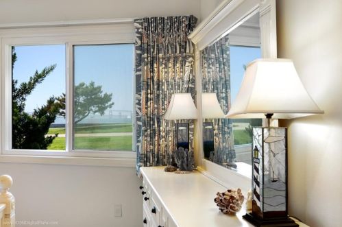 4 Capella, Middletown RI 02840-1587 exterior