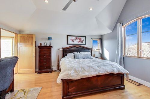 1453 Belden Ave, Chicago IL 60647-3220 exterior