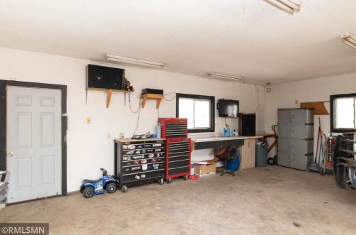 281 150th St, Saint Paul MN 55124-6992 exterior