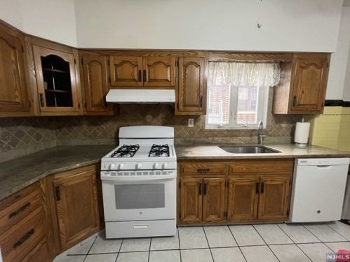 83 Maple St, Paterson NJ  07522-1411 exterior