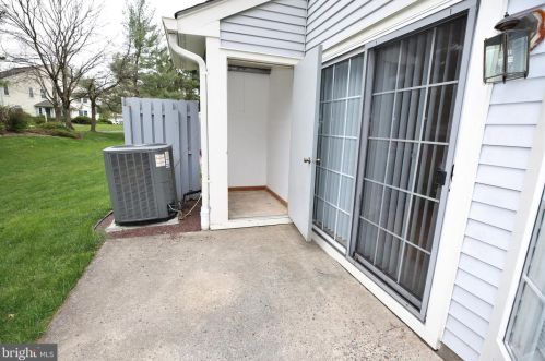 5 Aldgate Ct, Princeton NJ exterior