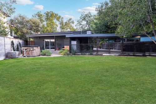 2634 49th St, Austin TX 78756-2833 exterior