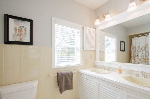 216 Cedar Ave, Red Bank NJ 07704 exterior