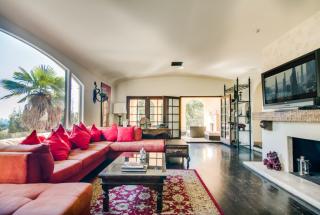 2495 Glendower Ave, Los Angeles CA  90027-1110 exterior