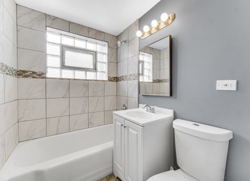 9020 Woodlawn, Chicago IL 60619-7923 exterior