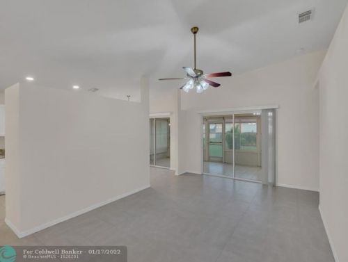 5777 Travelers Way, Fort Pierce FL 34982-4051 exterior