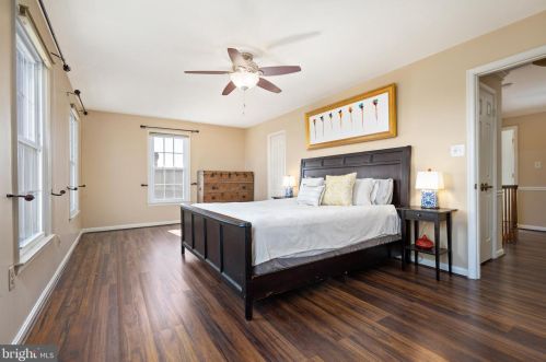 7312 Mallory Cir, Alexandria VA 22315-4704 exterior