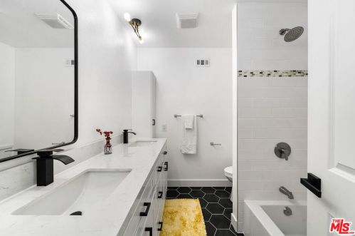 1837 Las Lanas Ln, Fullerton CA  92833-1814 exterior