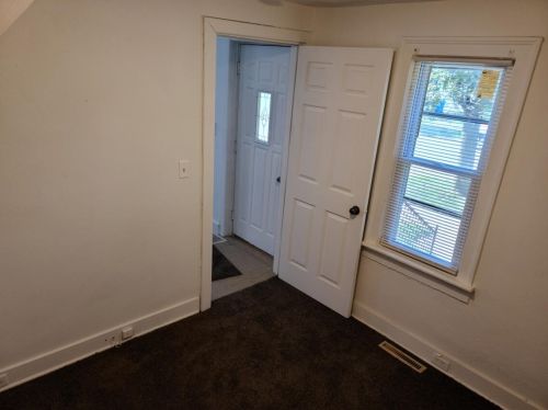 525 Elizabeth St, Kalamazoo, MI 49007-2476