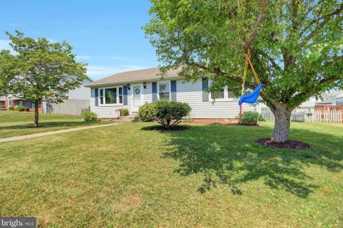 484 Columbus Ave, Littlestown, PA 17340-1516