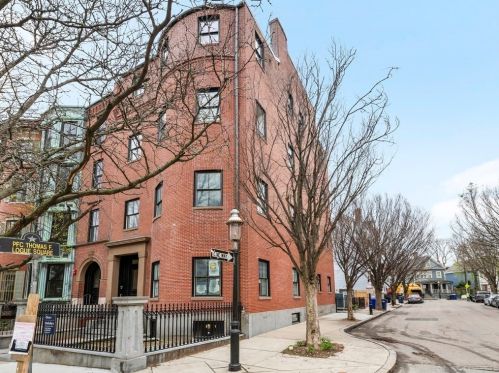 8 Monument Sq, Boston MA  02129-3446 exterior