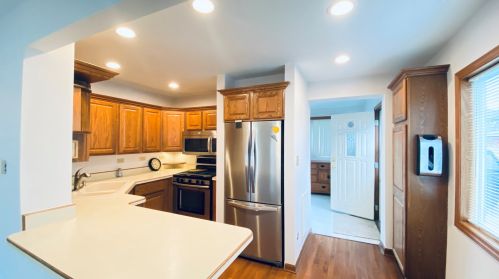 492 Emroy Ave, Elmhurst IL  60126-2019 exterior