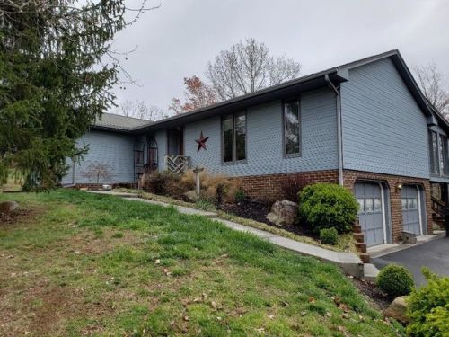 90 Hilltop Rd, Roanoke, VA 24014-6615